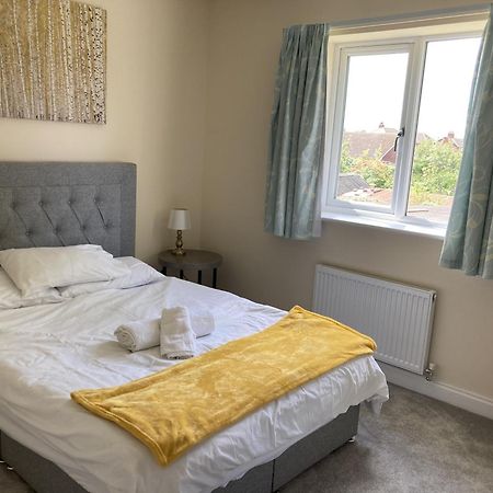 Newly Built 3 Bed House With Ample Parking 1 Villa Balderton Exterior photo
